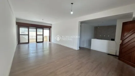 Apartamento com 2 Quartos para alugar, 75m² no Medianeira, Porto Alegre
