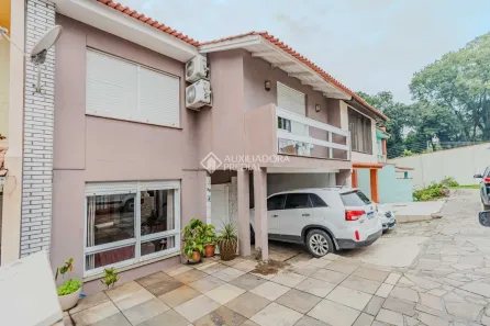 Casa de Condomínio com 4 Quartos à venda, 240m² no Santo Antônio, Porto Alegre