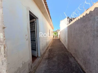 Casa com 3 Quartos à venda, 116m² no Santa Mônica, Uberlândia