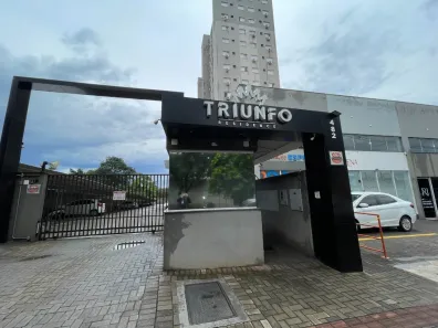 Apartamento com 2 Quartos para alugar, 48m² no Zona 06, Maringá