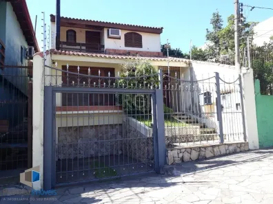 Casa com 3 Quartos à venda, 231m² no Santo Antônio, Porto Alegre