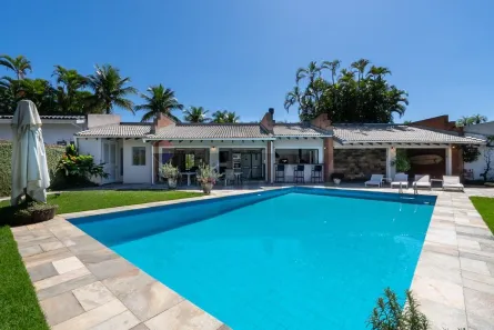 Casa de Condomínio com 7 Quartos à venda, 596m² no Jardim Acapulco, Guarujá