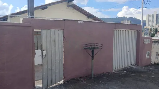 Casa com 2 Quartos à venda, 71m² no Jardim Quisisana, Poços de Caldas
