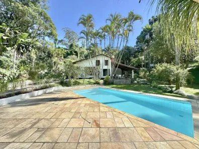 Casa de Condomínio com 3 Quartos para alugar, 473m² no Algarve, Cotia
