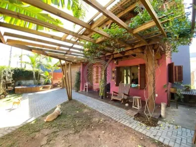 Casa com 2 Quartos à venda, 170m² no Rio Tavares, Florianópolis