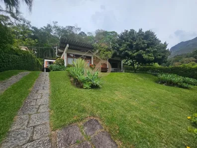 Casa de Condomínio com 3 Quartos à venda, 244m² no Posse, Teresópolis