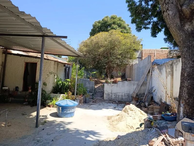 Casa com 2 quartos — Caiçaras, Belo Horizonte