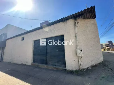 Ponto Comercial para alugar, 520m² no Cândida Câmara, Montes Claros