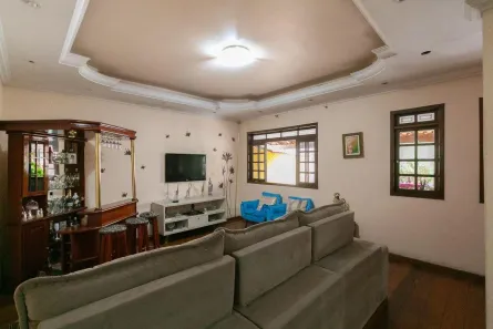 Casa com 3 Quartos à venda, 310m² no São João Batista (Venda Nova), Belo Horizonte