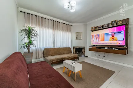 Casa de Condomínio com 3 Quartos à venda, 200m² no Uberaba, Curitiba