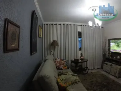 Casa com 6 Quartos à venda, 140m² no Jardim Santa Vicência, Guarulhos