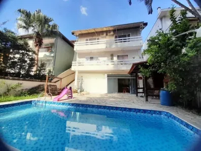 Casa de Condomínio com 3 Quartos para alugar, 340m² no São Paulo II, Cotia