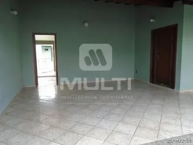 Casa com 3 Quartos à venda, 180m² no Segismundo Pereira, Uberlândia