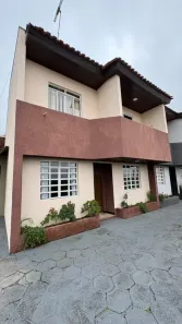 Sobrado com 3 Quartos para alugar, 112m² no Guabirotuba, Curitiba