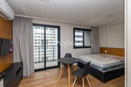 Apartamento com 1 Quarto para alugar, 29m² no Centro, Curitiba