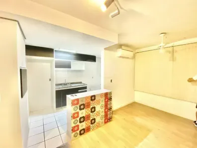 Apartamento com 2 Quartos para venda ou aluguel, 70m² no Passo da Areia, Porto Alegre
