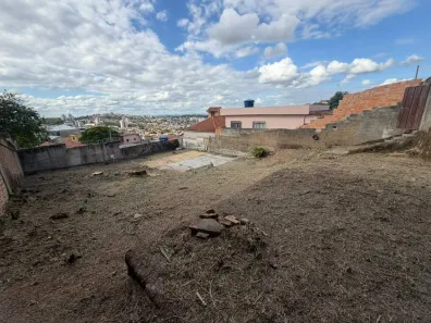 Lote/Terreno à venda, 387m² no Brasil Industrial (Barreiro), Belo Horizonte