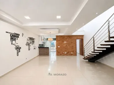 Sobrado com 3 Quartos à venda, 193m² no Zona 28, Maringá