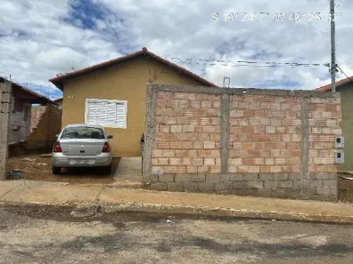 Casa com 2 Quartos à venda, 200m² no Presidente Olegário, Presidente Olegário