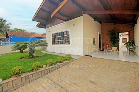Casa com 3 Quartos à venda, 166m² no Centro, Peruíbe
