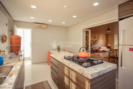 Sobrado com 3 Quartos à venda, 413m² no Jardim Sabará, Porto Alegre