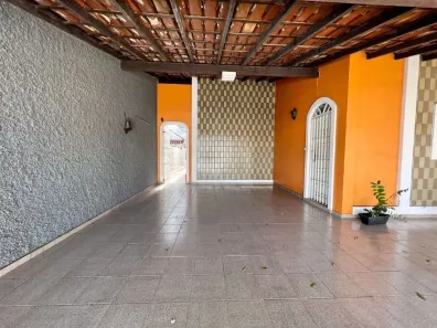 Casa com 4 Quartos para alugar, 250m² no Centro de Vila Velha, Vila Velha