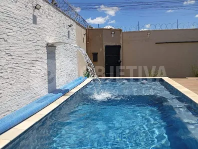 Casa com 3 Quartos à venda, 270m² no Brasil, Uberlândia