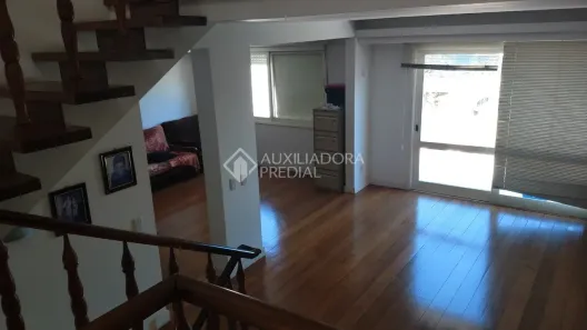 Sobrado com 3 Quartos à venda, 300m² no Medianeira, Porto Alegre