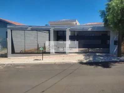 Casa com 3 Quartos à venda, 132m² no Jardim Caviúna, Rolândia