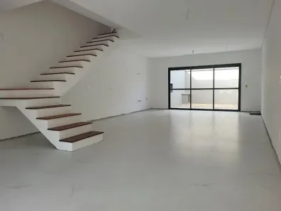 Sobrado com 3 Quartos à venda, 135m² no Anita Garibaldi, Joinville
