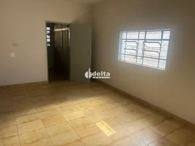 Casa com 3 Quartos à venda, 150m² no Bom Jesus, Uberlândia