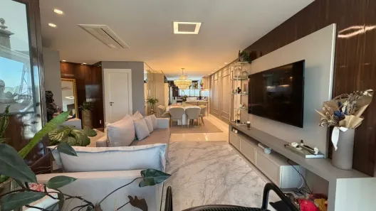 Apartamento com 3 Quartos para alugar, 138m² no Centro, Balneário Camboriú