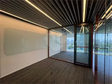 Sala Comercial para alugar, 1602m² no Parque Industrial Tomas Edson, São Paulo