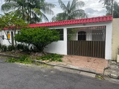 Casa com 2 Quartos para alugar, 180m² no Parque 10 de Novembro, Manaus
