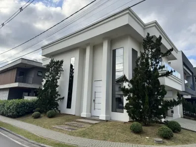 Casa com 3 Quartos à venda, 248m² no Vila Nova, Joinville