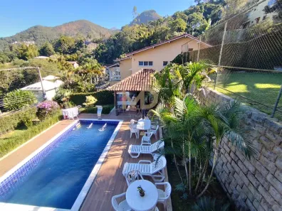 Casa com 4 Quartos à venda, 202m² no Panorama, Teresópolis