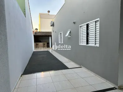 Casa com 3 Quartos à venda, 143m² no Alto Umuarama, Uberlândia