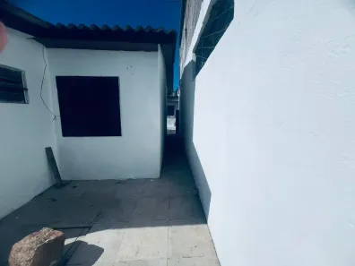 Casa com 2 Quartos para alugar, 50m² no Navegantes, Porto Alegre