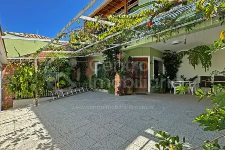 Casa com 4 Quartos à venda, 265m² no Parque Balneario Oasis, Peruíbe