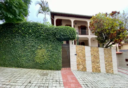 Casa com 5 Quartos à venda, 476m² no Bom Clima, Juiz de Fora