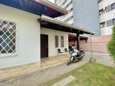 Casa com 4 Quartos para alugar, 253m² no Vila Nova, Blumenau