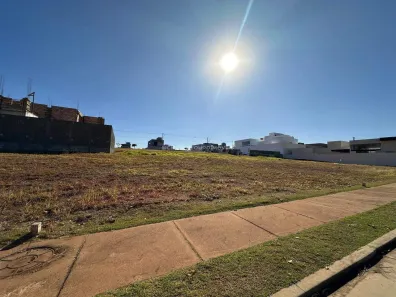 Lote/Terreno à venda, 388m² no Recreio dos Bandeirantes, Uberaba