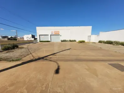 Ponto Comercial para alugar, 300m² no Novo Mundo, Uberlândia