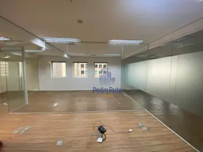 Sala Comercial para alugar, 240m² no Vila Olímpia, São Paulo