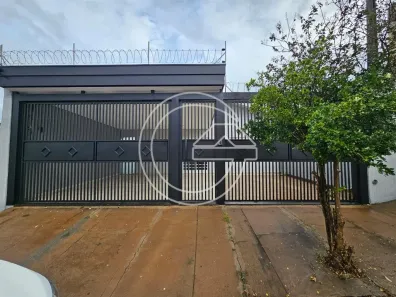 Casa com 3 Quartos para alugar, 10m² no Centro, Marília