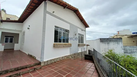 Casa com 4 Quartos para alugar, 103m² no São Mateus, Juiz de Fora
