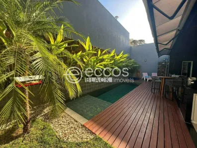 Casa com 3 Quartos para alugar, 305m² no Jardim Karaíba, Uberlândia