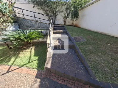 Casa com 3 Quartos para alugar, 660m² no Cidade Jardim, Uberlândia