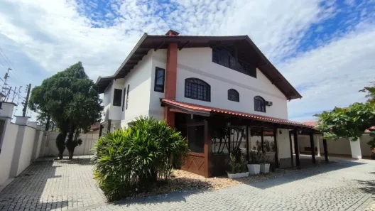Sobrado com 5 Quartos à venda, 500m² no Boa Vista, Joinville