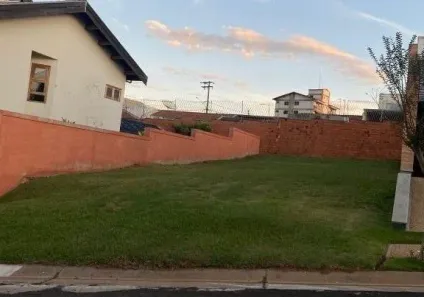 Lote/Terreno à venda, 345m² no Jardim Alvorada, Marília